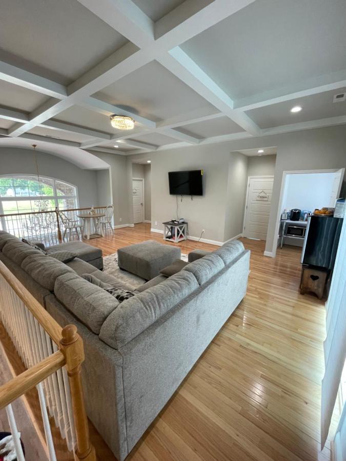 Апартаменты La Casa Grande Hosting Whitsett Экстерьер фото